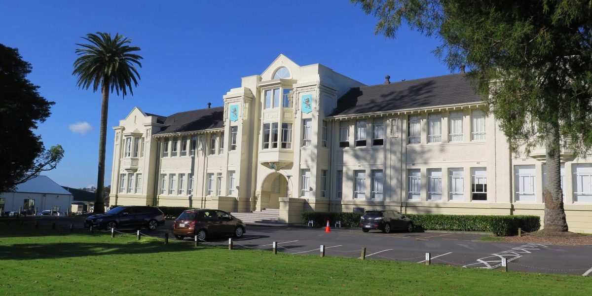 trung hoc Mount Albert Grammar School 1