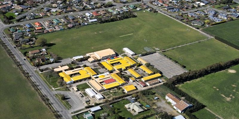 trung hoc Ellesmere College 5